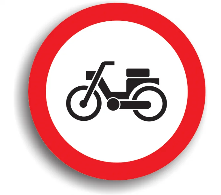 Accesul interzis mopedelor (ciclometrelor)